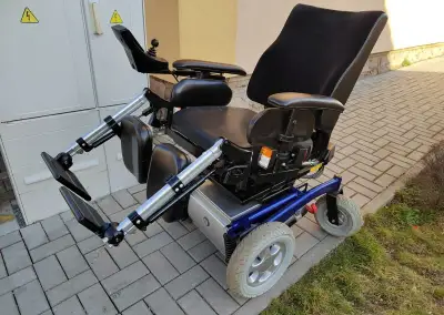 Elektrický invalidní vozík - pro invalidy