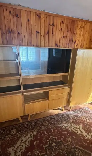 Světla sestava skříněk