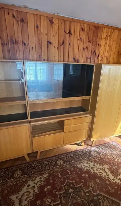 Světla sestava skříněk