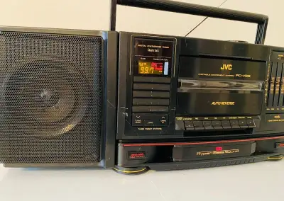 Radiomagnetofon JVC PC-V66, rok 1989