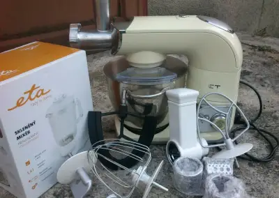 Kuchyňský robot ETA Gratus 0028 s příslušenstvím