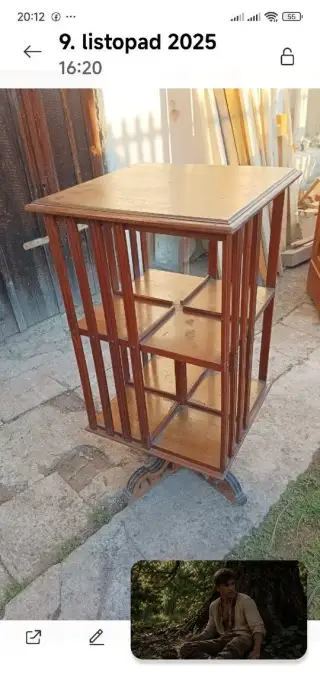 Otočnou knihovnu