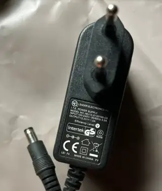 Napájecí adaptér 12V / 1.0A