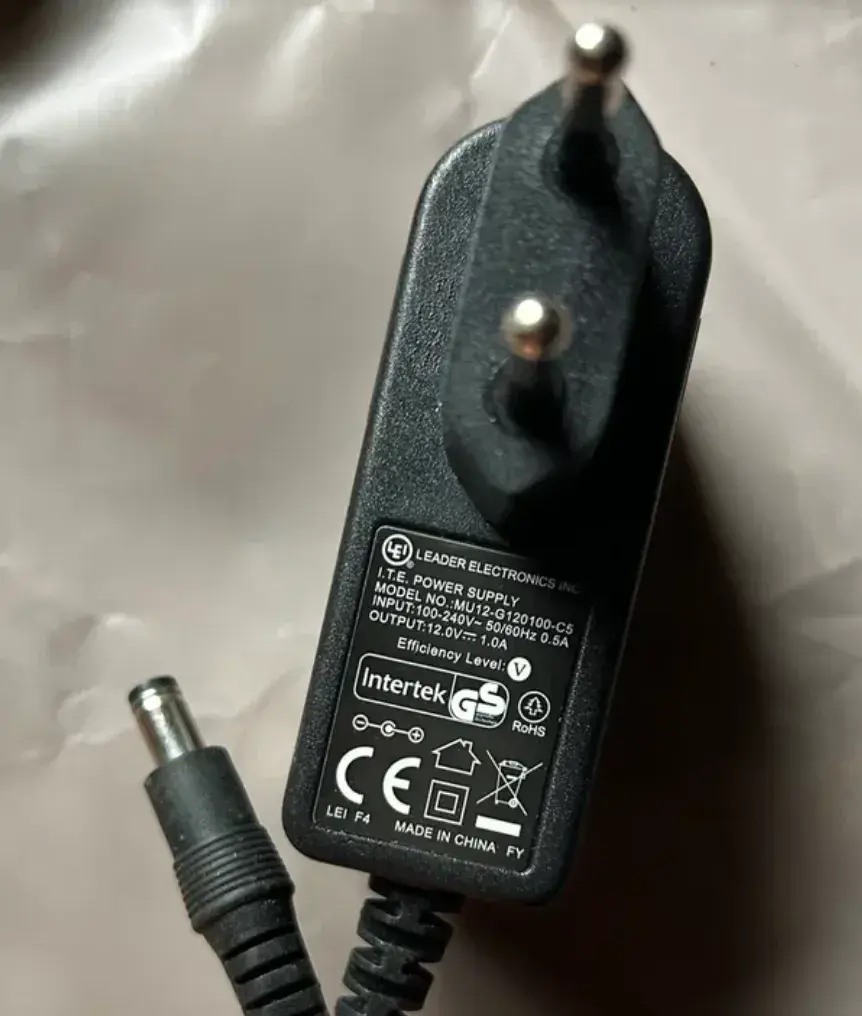 Napájecí adaptér 12V / 1.0A