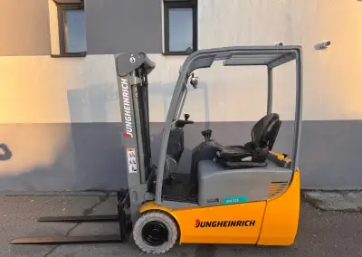 Vysokozdvižný vozík Jungheinrich 1,5t tripl nízký