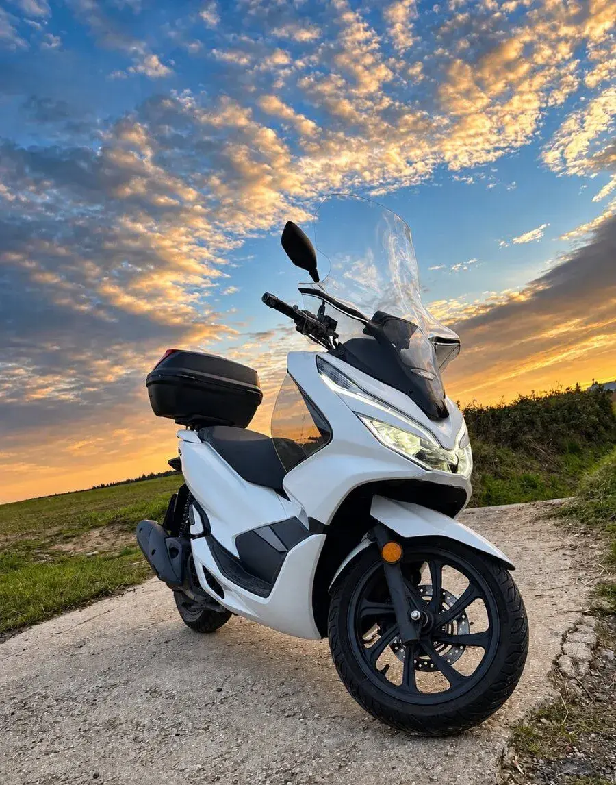 Honda PCX 125, 2019 | Pouze 9000 km | Plná výbava