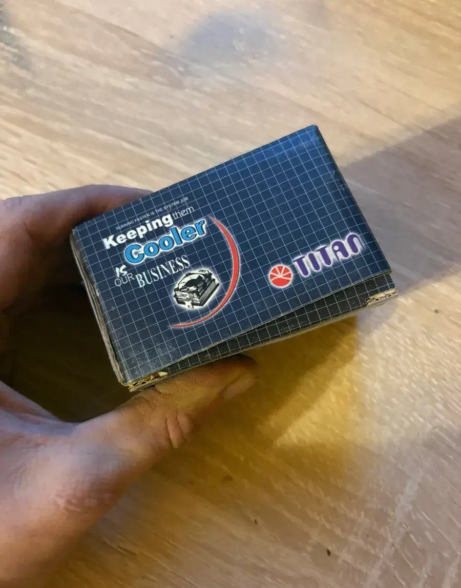 Počítačový ventilátor Titan DC 12V s chladičem v balení