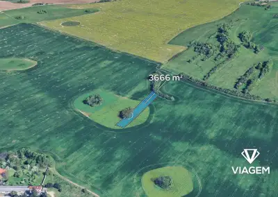 Pole 3 666 m², Podíl 50 % o výměře 1 833 m²