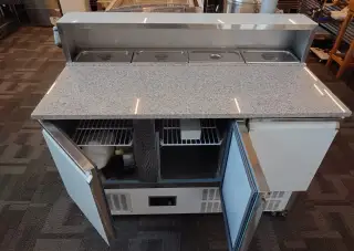 Nový Pizza stůl Tefcold GP93 z žulovou deskou