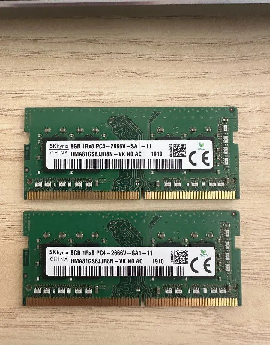 2× 8 GB DDR4 SO-DIMM SK hynix 2666 MHz (PC4-2666V)