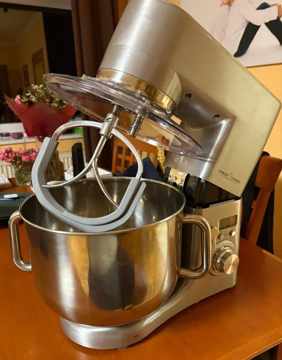 Hnětací stroj ProfiCook KM 1096