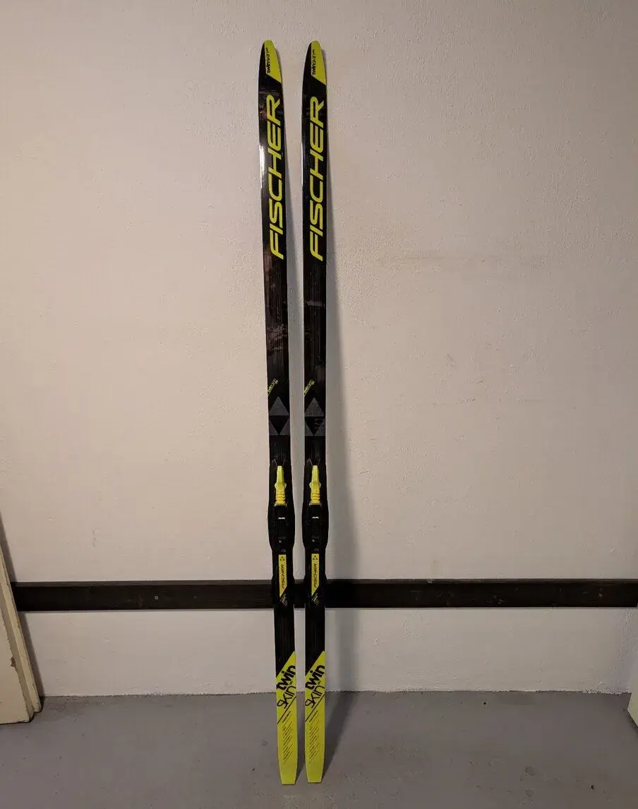 Běžky Fischer Twin Skin PRO 157cm + vázání Prolink/NNN