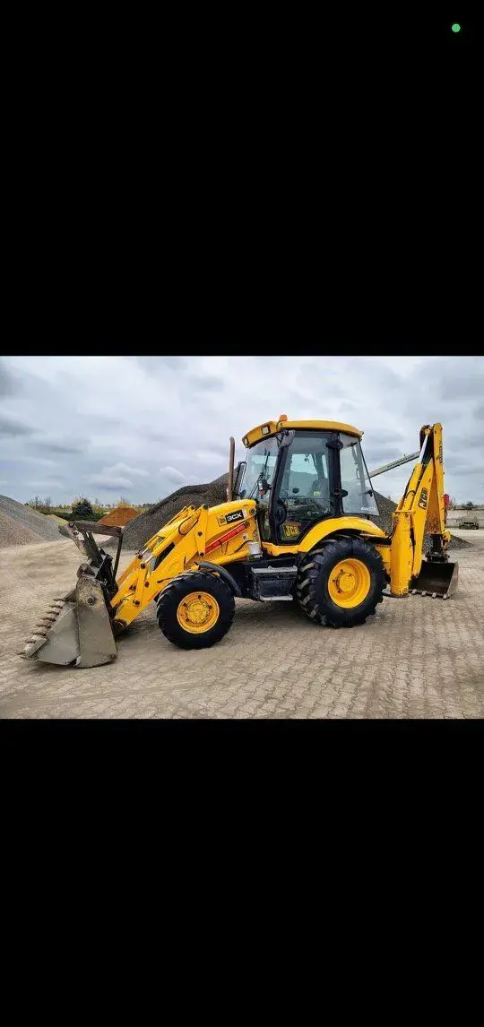 Pronájem traktobagru JCB 3CX