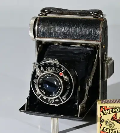 BALDAX - miniaturní fotoaparát.