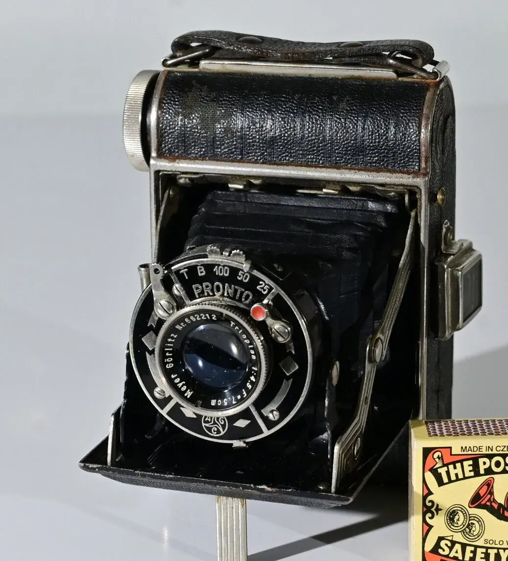 BALDAX - miniaturní fotoaparát.