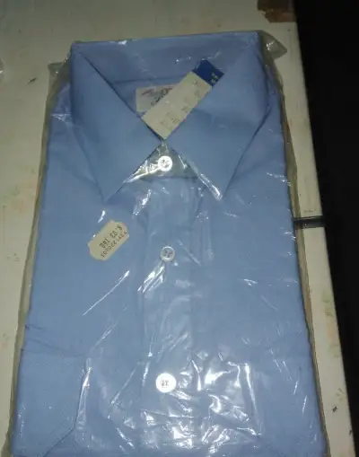 Bledě modrá košile s krátkým rukávem