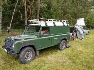 Land Rover Defender – 2021, 317 000 km