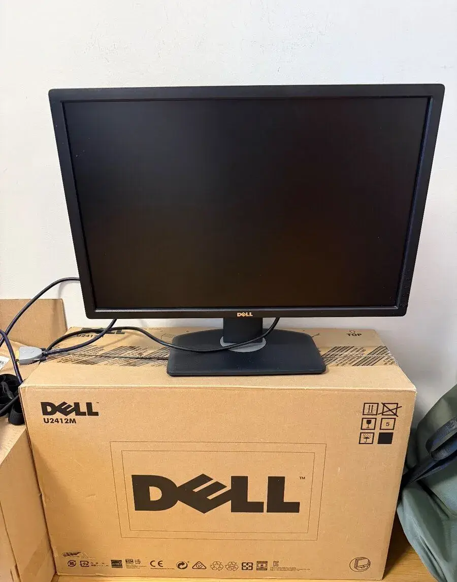LCD monitor 24" Dell U2412M