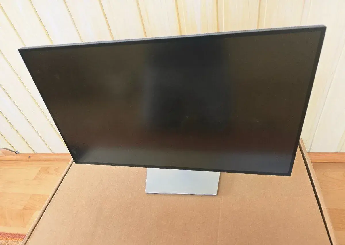 Dell UltraSharp U2722D – 27" QHD IPS, USB-C hub