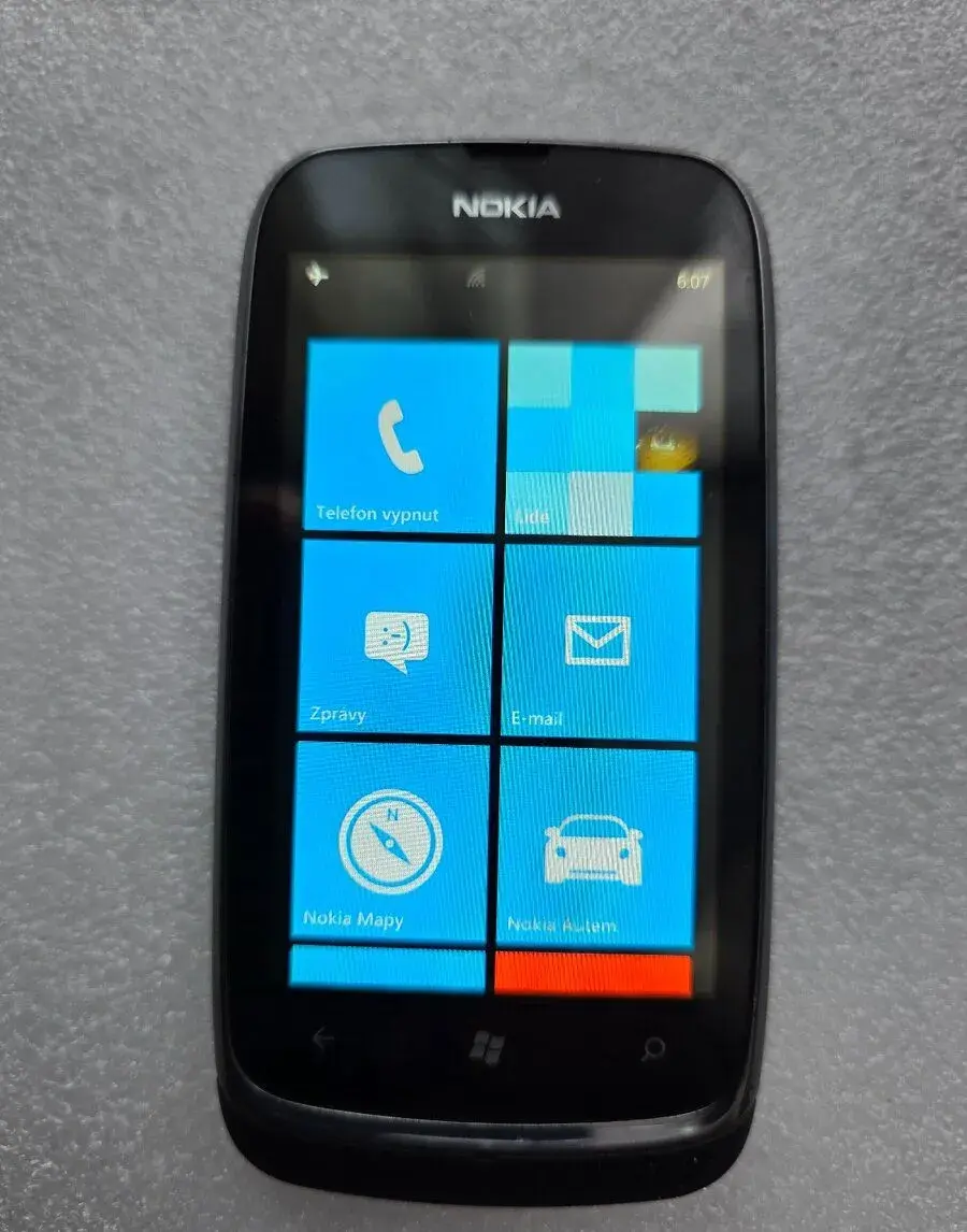 Nokia Lumia 610