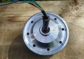 BLDC motor / generátor 20V/300RPM