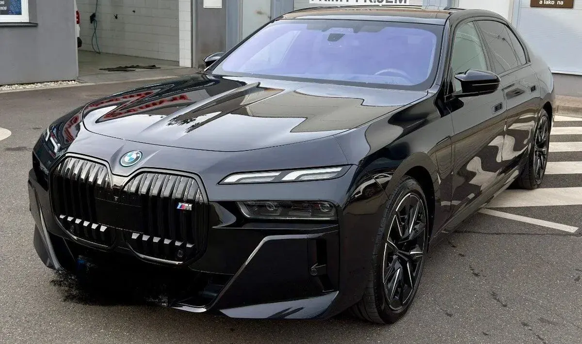 Prodej/pronájem bez registru BMW760e Xdrive