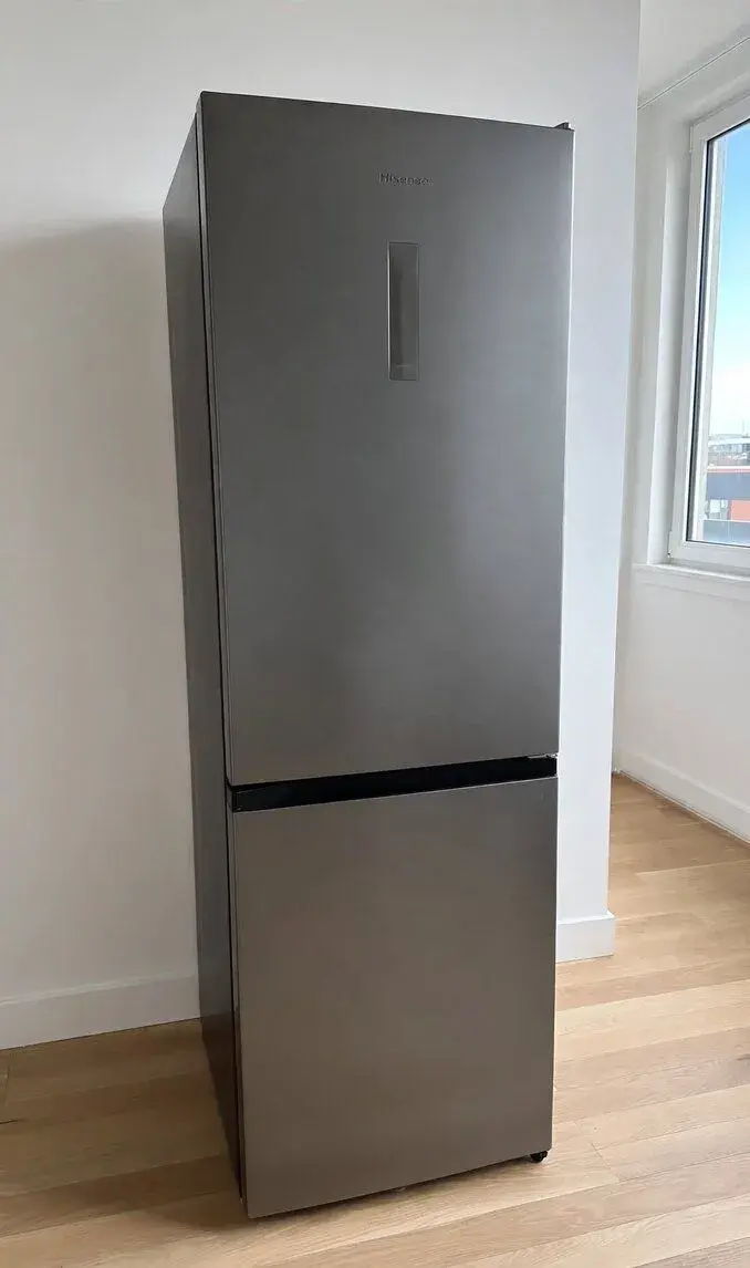 Beznámrazová kombinovaná lednice Hisense RB390N4BC2 (300 l)