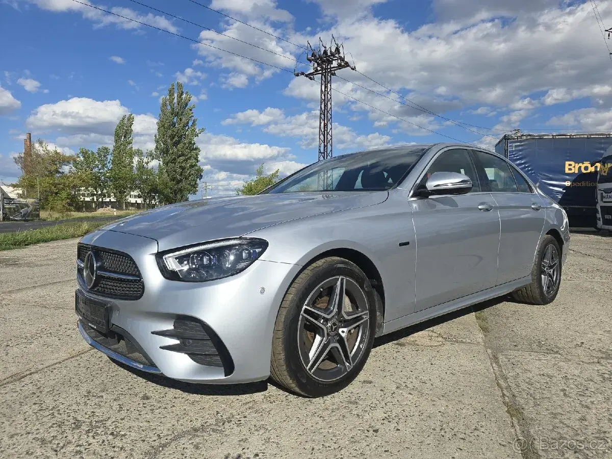 Mercedes-Benz E300 – 2021, 31 000 km