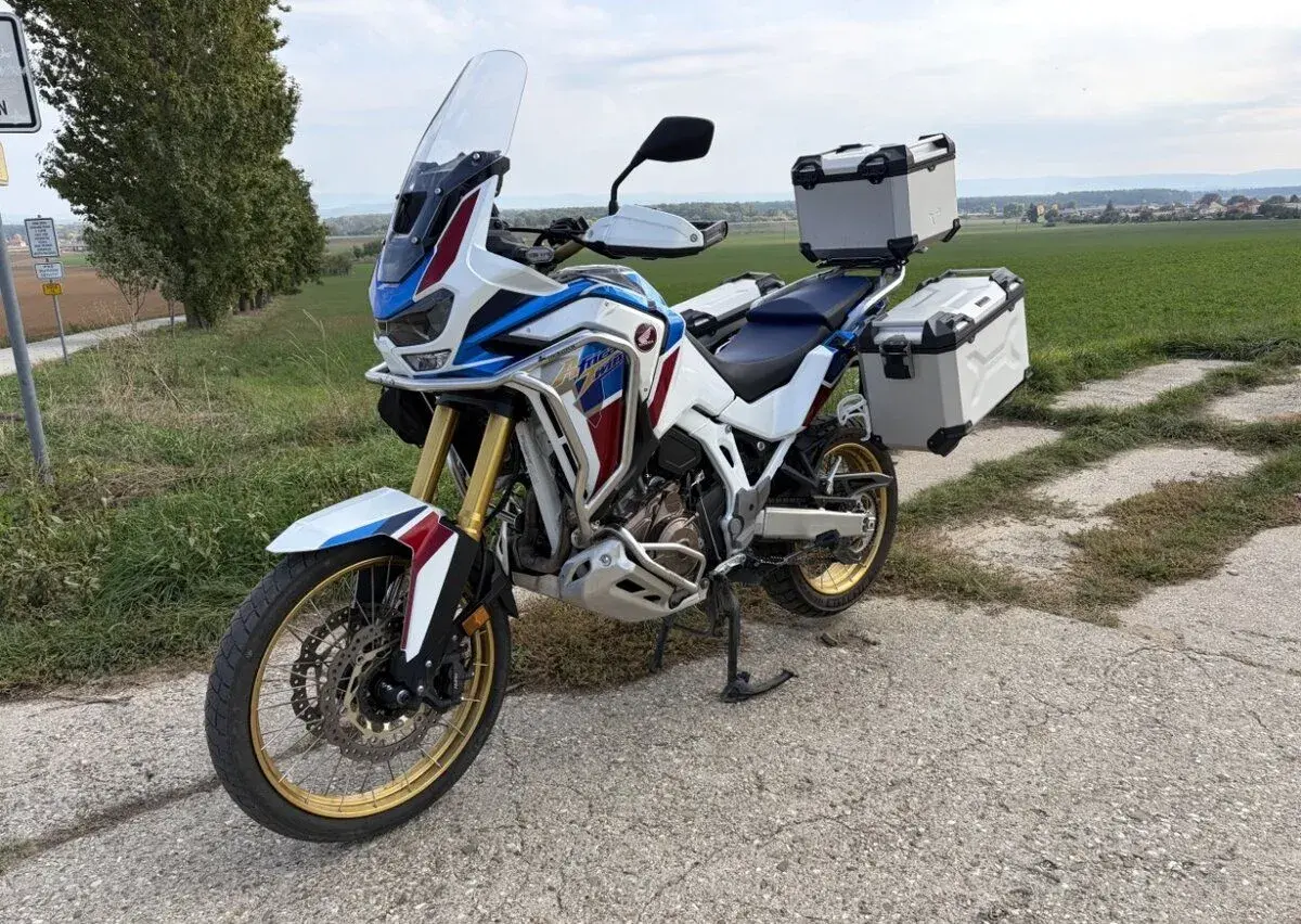 Honda Africa 1100 Adventure Sport 2021, manuál - 40tkm