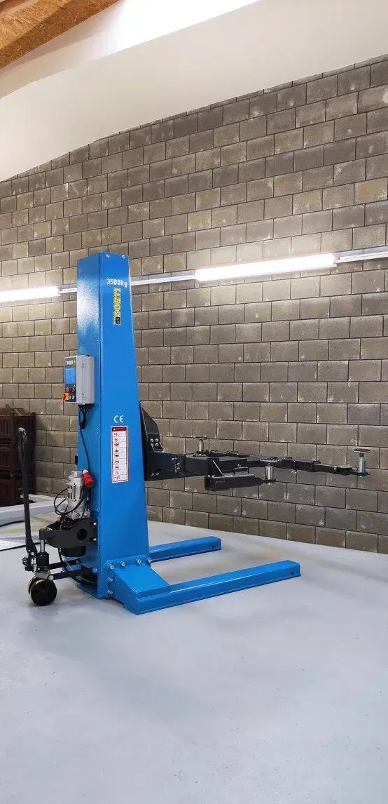Jednosloupový MOBILNÍ zvedák 2.500/3.500 kg ZÁRUKA