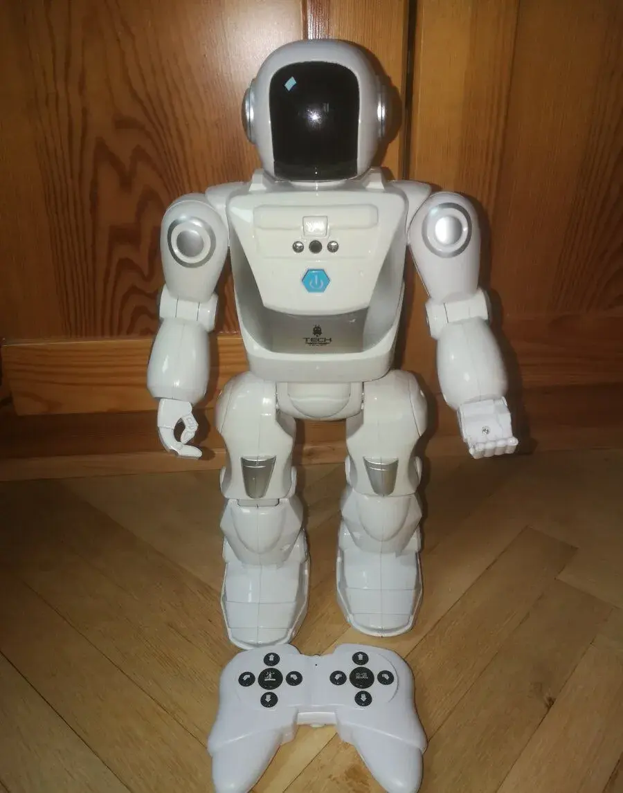 elektronický robot s dálkovým ovládáním Silverlit