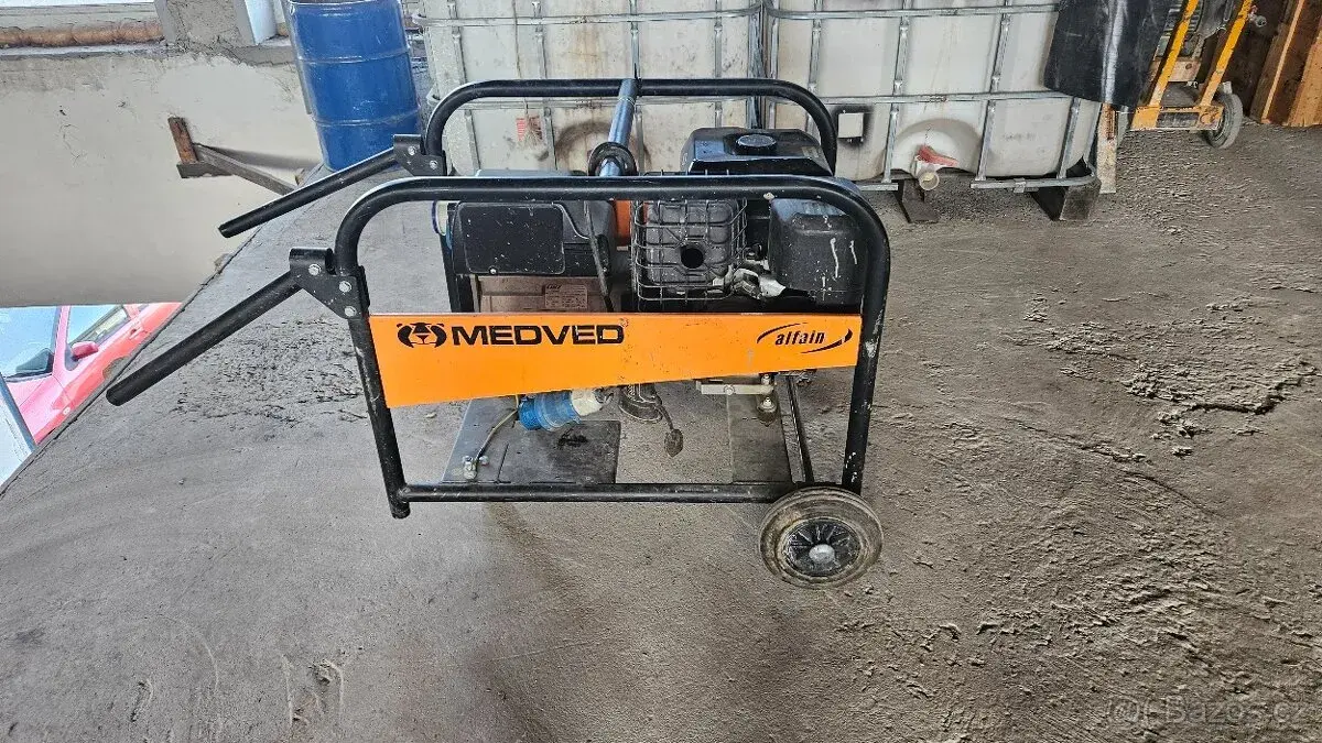 elektrocentrála Medvěd ARCTOS 9000 B s popdvozkem