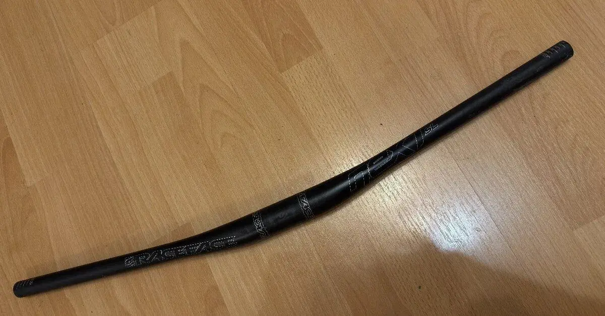 Řídítka Race Face Next SL carbon (165 g) 35x740 mm