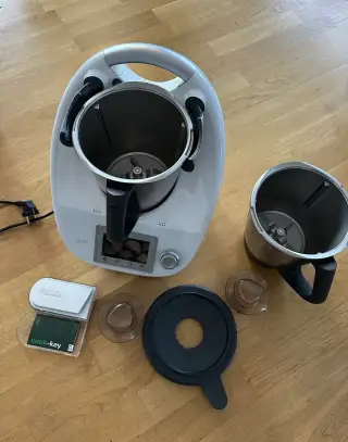 Vorwerk Thermomix TM5 + druhá nádoba + Cook-Key + Varoma