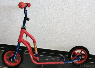 Dětské odrážedlo- koloběžka s brzdou