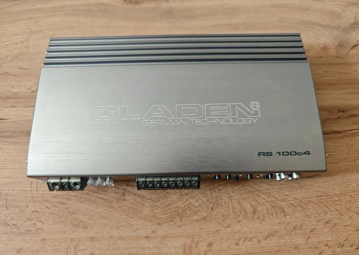 Zesilovač do auta Gladen RS 100c4