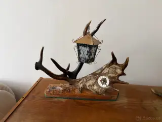 Lampa z paroží + hodiny