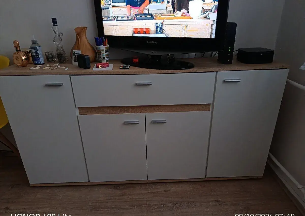 Komoda, noční stolek, TV skříň, ZAMLUVENO