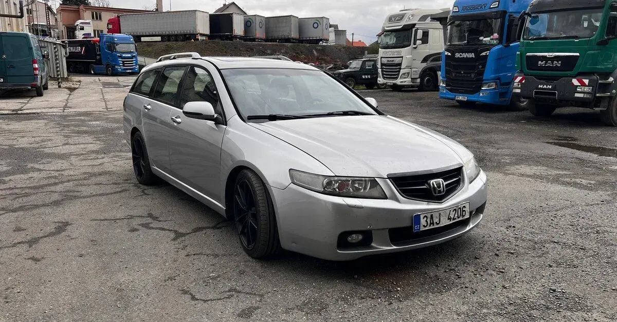 Honda accord – 2006, 304 000 km