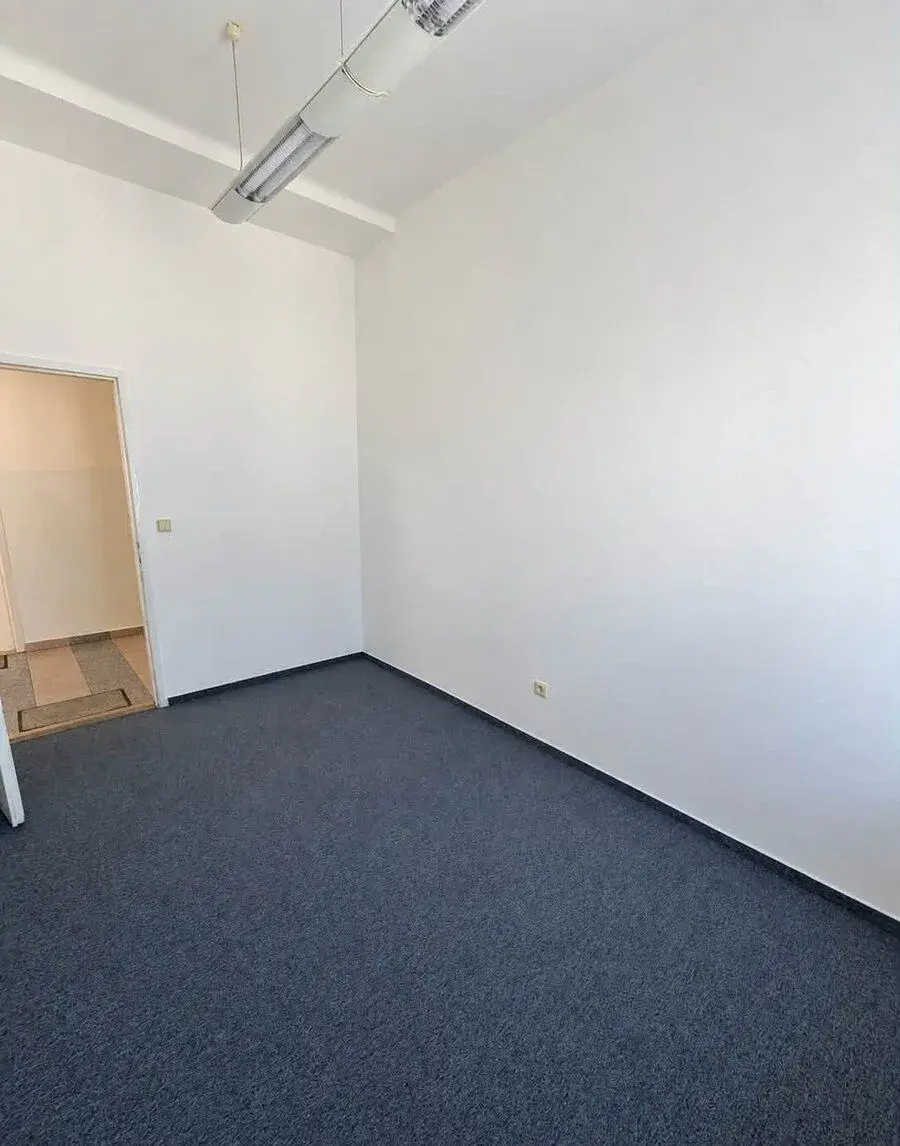 Peonájem kanceláře Praha 5 bez provize, 10 m2