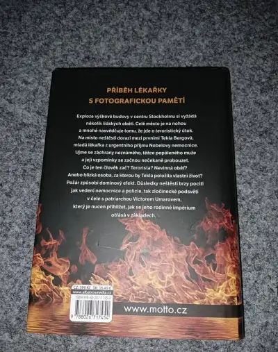 Detektivni kniha Projdi vodou projdi ohněm