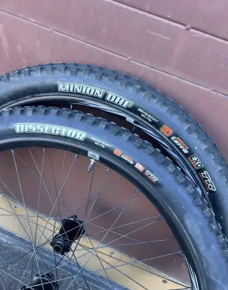 RaceFace Turbine kola 29" + Maxxis pneu