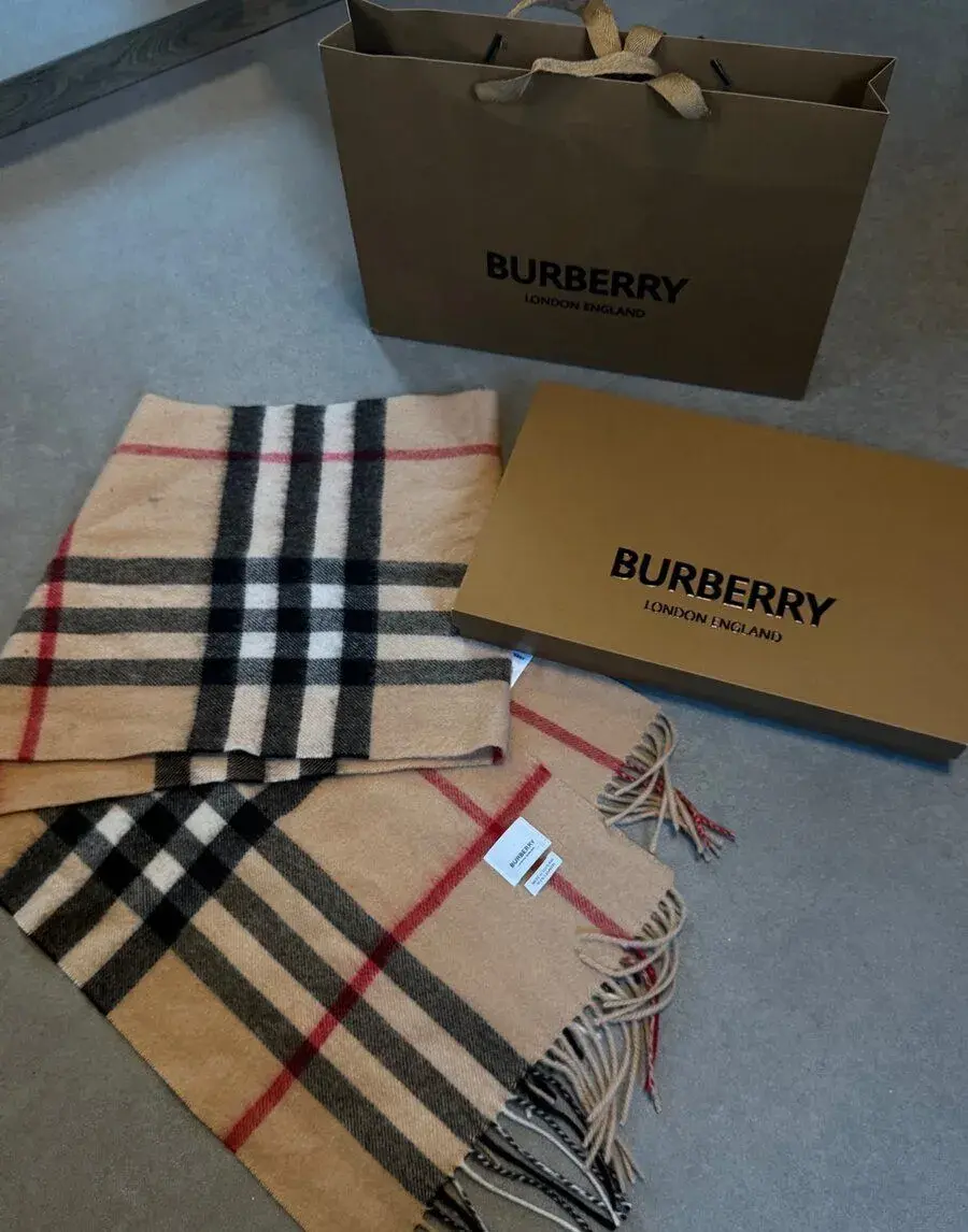 Burberry kašmírová šála