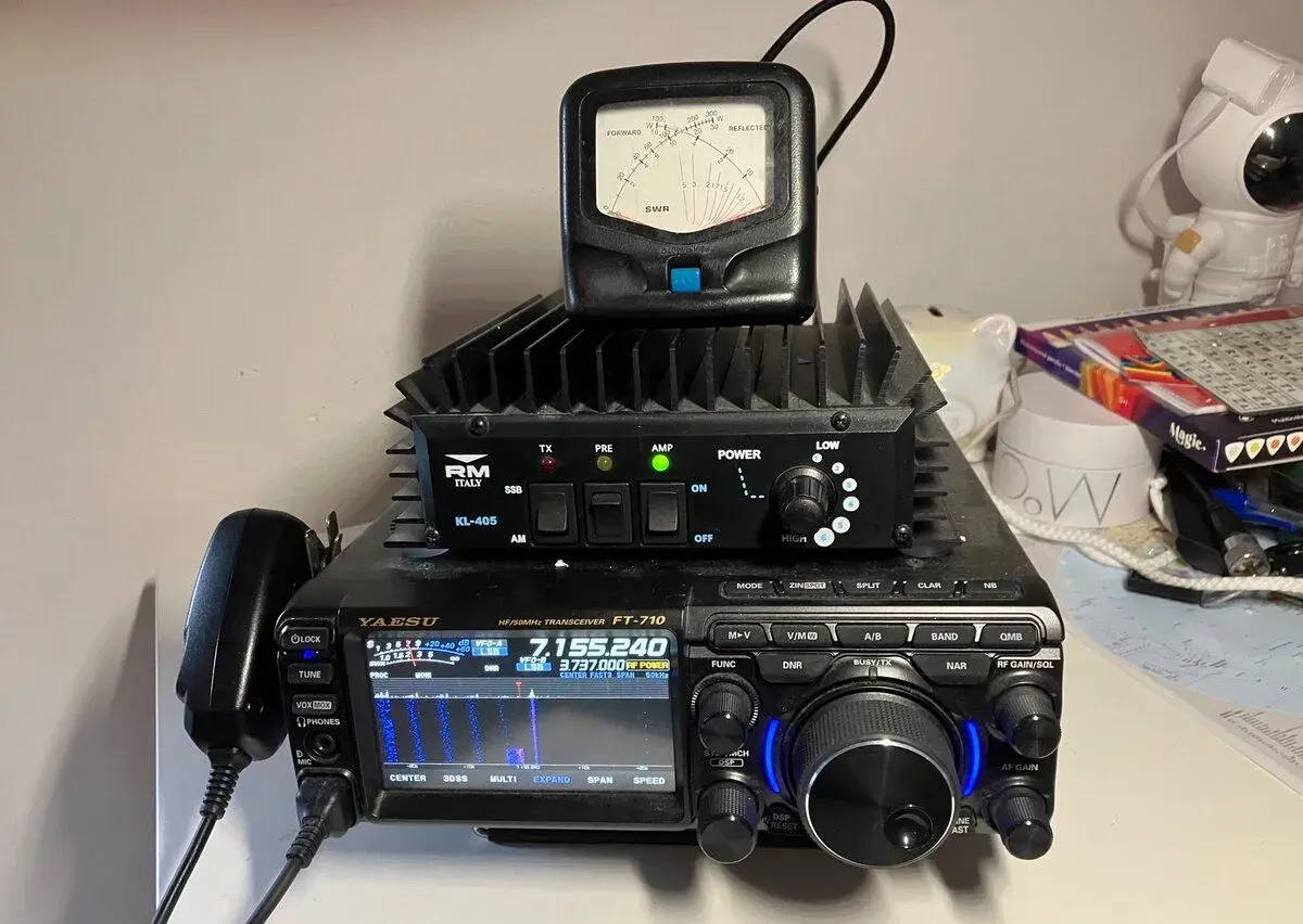 Yaesu ft-710