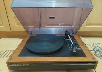 Gramofon Tesla nc 420