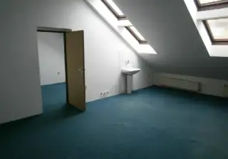 Pronájem kanceláře Krnovská 7 Opava s parkováním