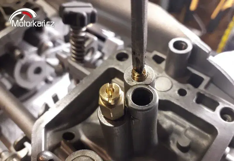Karburátor pro CM400T,CB400N,CB250N,CB450N a CB450SC