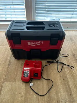 Milwaukee m18vc-2 aku vysavač