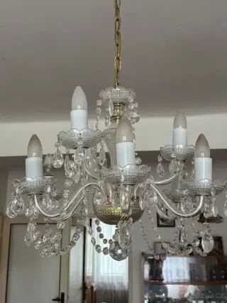 Křišťálový lustr