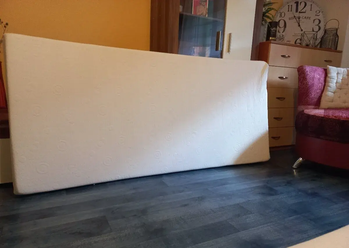 Dětskou matraci 180x80x7 cm